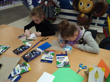 Silwerhof провел мастер-класс по изготовлению открытки на 23 февраля в «Детском мире»